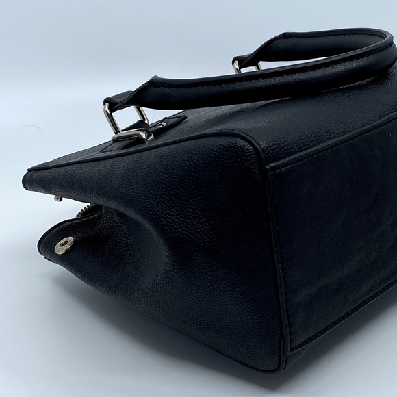 NWT- Little black crossbody bag/ purse - Picture 6 of 7